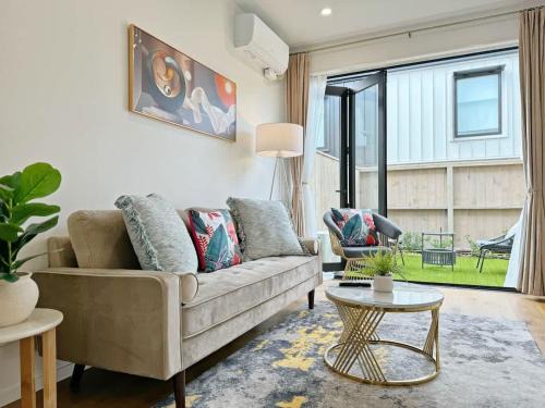 Grey Lynn House | City & Ponsonby Center Side 2 BDR Townhouse vs AC