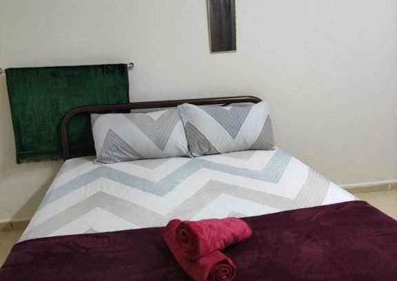 Batas Baru House | CiTY Roomstay Budget Middle Kuala Terengganu 1queen bed