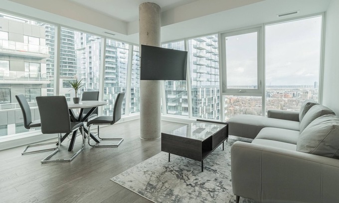 Downtown Montreal Apartment | City View Apartment with Free Parking in the Heart of Montreal