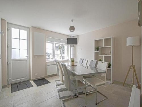 Isigny-sur-Mer House | City View Family Retreat, cleaning included