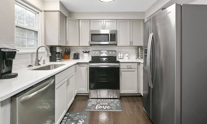 Countryside House | CityLimits: Charming Townhome 40 Min from DC