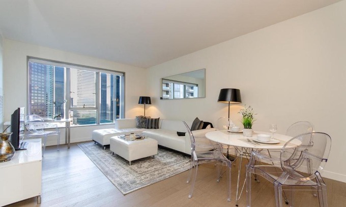 Bunker Hill Apartment | Cityscape Luxury High-Rise 1-Bedroom