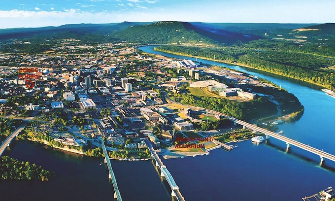 Downtown Chattanooga Apartment | Cityscape2-City hoppers-King Bed