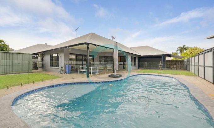 Parap Apartment | Cityside Hideaway 4BR Family House - Pool - Markets