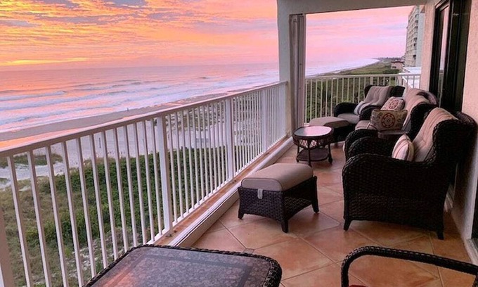 Cocoa Beach Condo | CK our supper low rates for the fall in this 3 bedroom 2 bath direct ocean front