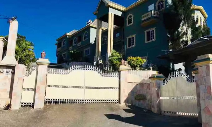 Christiana Apartment | Clandon Ridge Townhouse