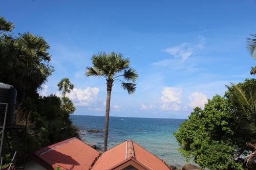 Trincomalee Hotel | Clara's Beach Inn