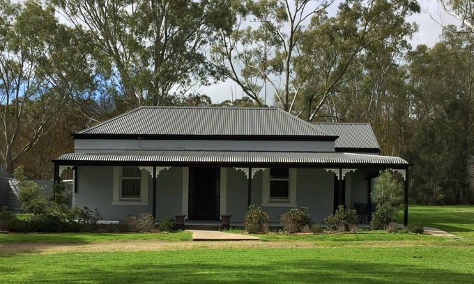 Clare House | Clare Cottage on Wendouree