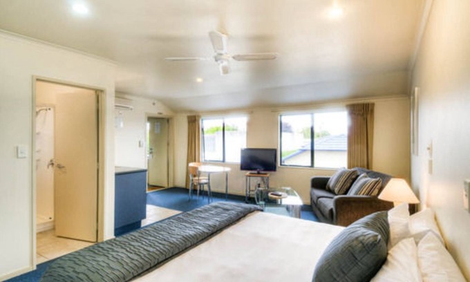 Hastings Hotel | Claremonte Motor Lodge