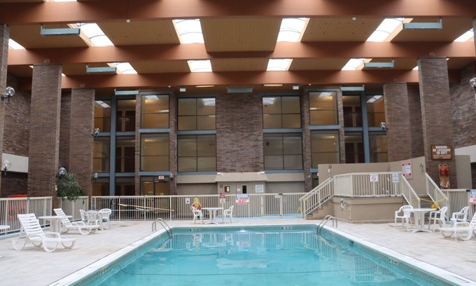 Lansing Hotel | Clarion Hotel & Conference Center Lansing West