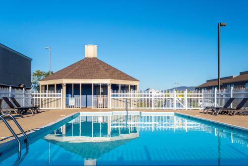 Harrisonburg Hotel | Clarion Pointe Harrisonburg