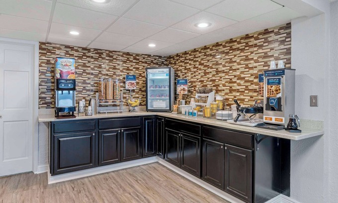 Jasper Hotel | Clarion Pointe