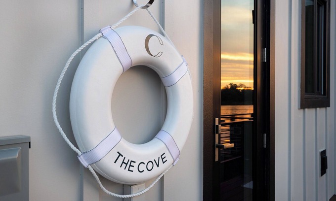 River District Boat Rental | Clarity at The Cove - Charming 2-bedroom houseboat in Wilmington, North Carolina