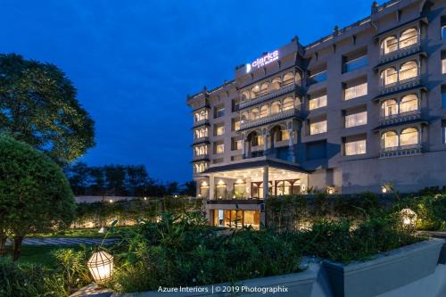 Raipur Hotel | Clarks Inn Suites Raipur