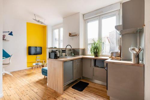 Jacquard - Prefecture Apartment | Class and cozy desing tram