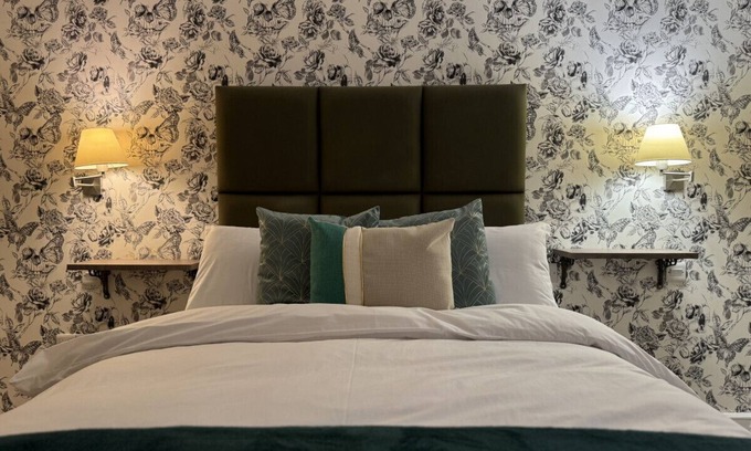Shrewsbury Apartment | Class Stays - Room 2