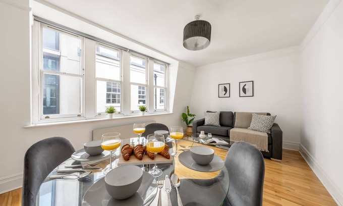 The City of London Apartment | Classic 1 Bedroom in the Heart of Holborn London