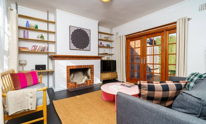 Ainslie Apartment | Classic 2BR with Modern Touch and Garden