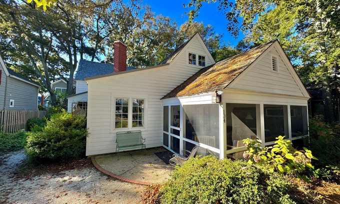 South Rehoboth House | Classic Beach House with Modern Comforts, Just One Block from the Boardwalk