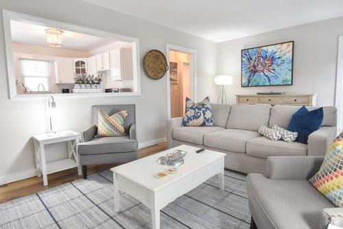 Wellfleet House | Classic Cape Great Location Dog Welcome