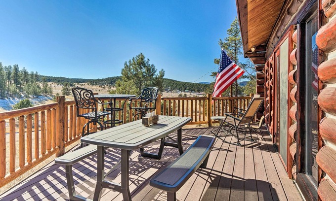 Florissant House | Classic Colorado Log Home w/Mountain Views!