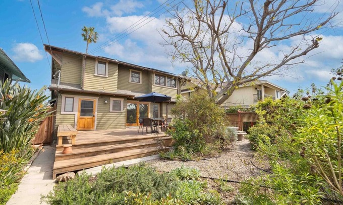 Wilshire House | Classic Home Near Downtown