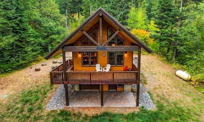 Elk Meadows Cabin | Classic mountain cabin in the woods - just steps from the river