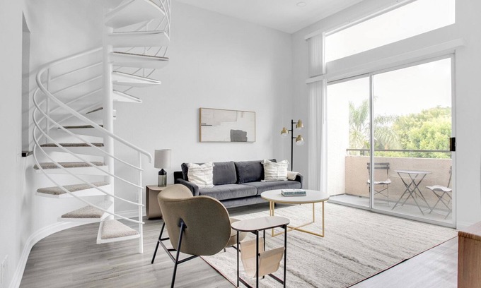 Sherman Oaks Apartment | Classic Sherman Oaks 2BR w/W/D, near WF & TJ, by Blueground