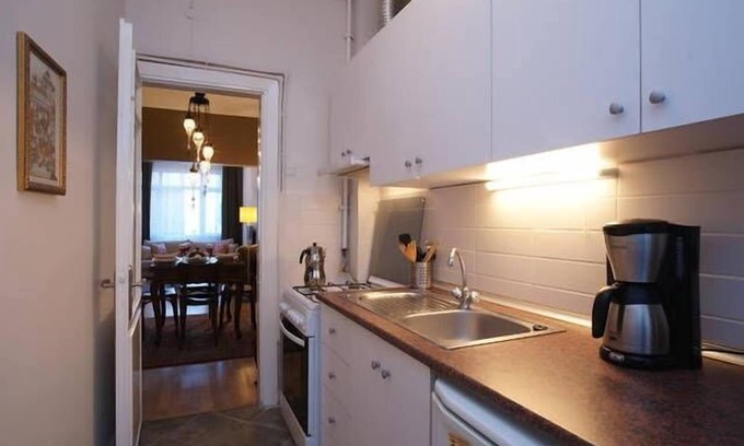 Sultanahmet Apartment | Classic Two Bedroom Apartment on Akbiyik St, Sultanahmet