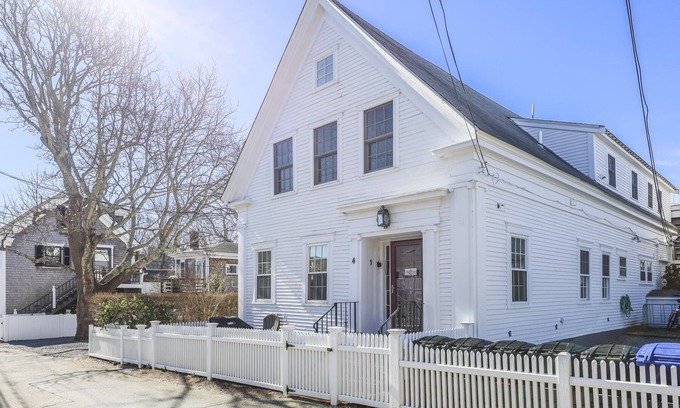 Provincetown Condo | Classic West End 1BR Condo Unit - Walk To Water