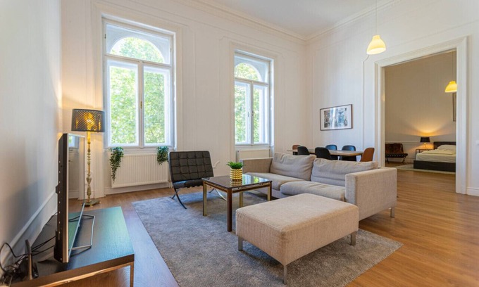 Belvaros - Lipotvaros Apartment | Classical apartment with modern style downtown!