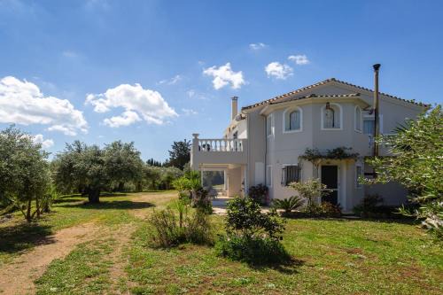 Vassilatika Villa | Classical Villa Anta