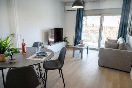 Kaisariani Apartment | Classy and stylish flat near Pagrati region (D2)