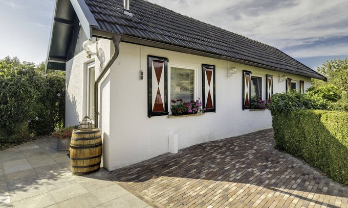 Mechelen House | Classy Holiday Home in Mechelen with Private Terrace