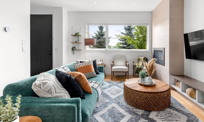 Kensington House | Classy & modern townhouse in the heart of Calgary.