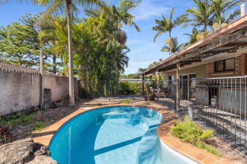 Wellington Point House | Classy Resort Feel Home