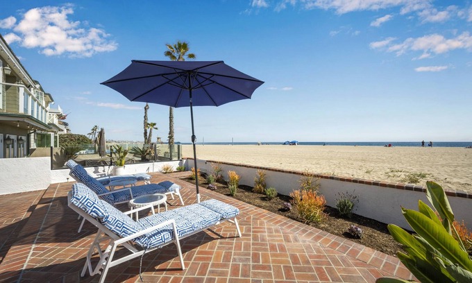 Santa Ana Heights House | Clean 3 Bedroom Oceanfront Single Family Home