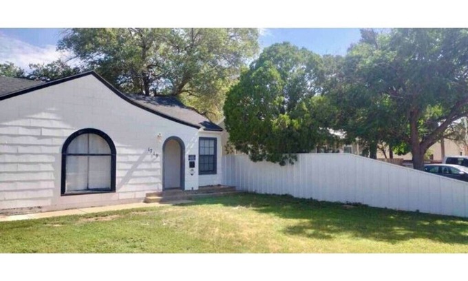Heart of Lubbock House | Clean 3 BR 2BA White House Near TTU & UMC