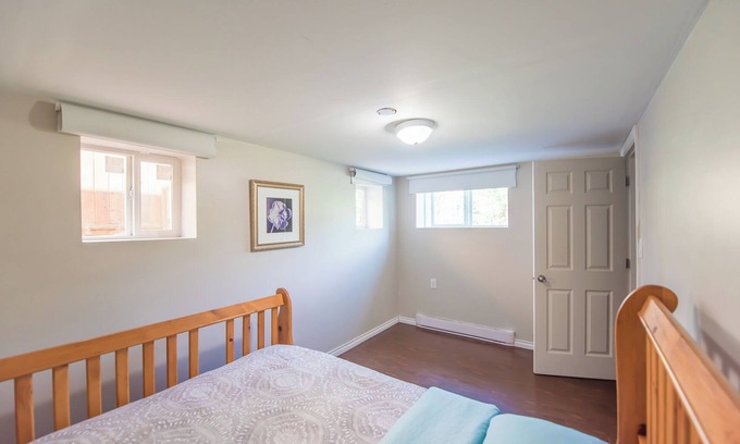 Burnaby House | Clean 4 bedroom Suite at Burnaby Metrotown Neighbourhood