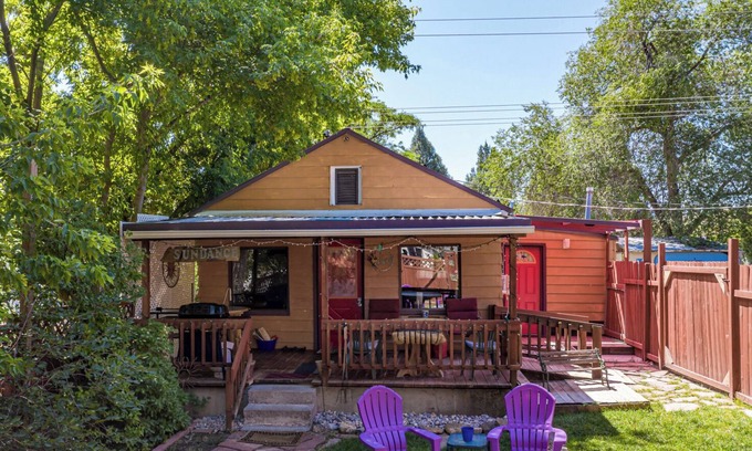 Lava Hot Springs Cabin | Clean and Cozy Cabin on Main Street - Walk to the river and hot pools!