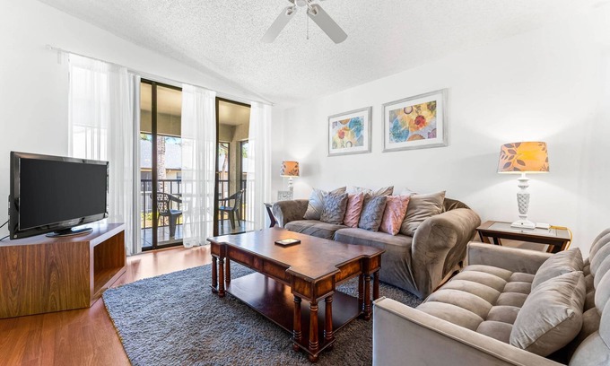 South Bradenton Apartment | Clean & Bright. Minutes to Anna Maria Island+