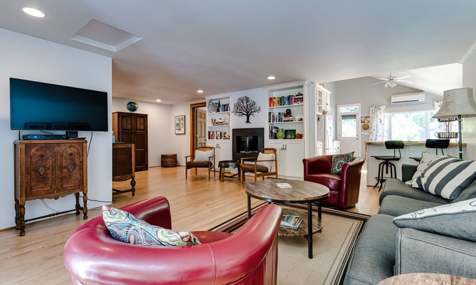 Amazon Other | Clean comfortable home near campus, 10 minute walk to Hayward Field