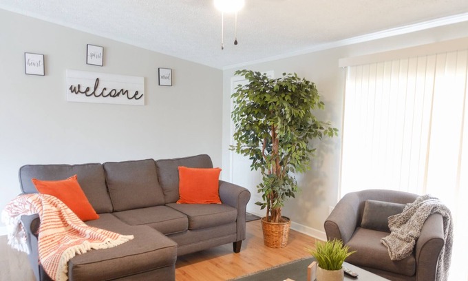 Asheville House | Clean Contemporary House Minutes from Downtown