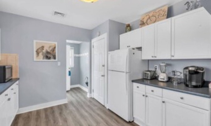 Point Pleasant Beach House | Clean & Cozy 4 Bedroom - 4 Blocks to the Beach