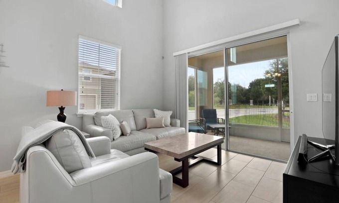 Seffner Community Alliance House | Clean, Elevated Townhome with 3 Bedrooms