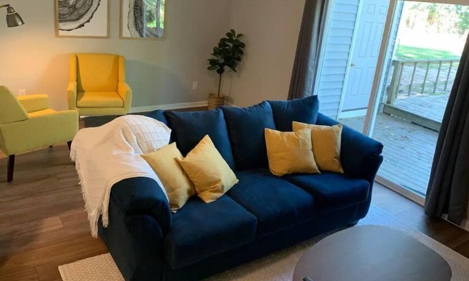 Southwest Raleigh House | Clean & Modern 3-Bedroom Duplex