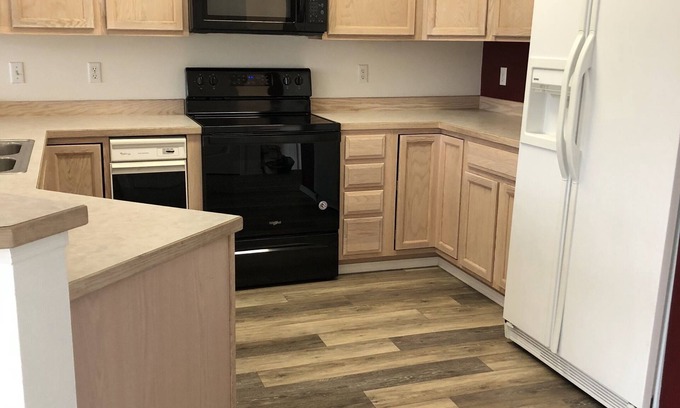 Abbott Loop House | Clean, Quiet 3 bed 2 bath