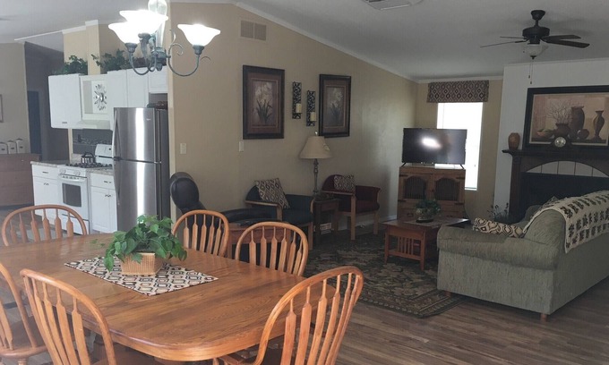Aztec House | Clean, Quite and Spacious with lots of Parking