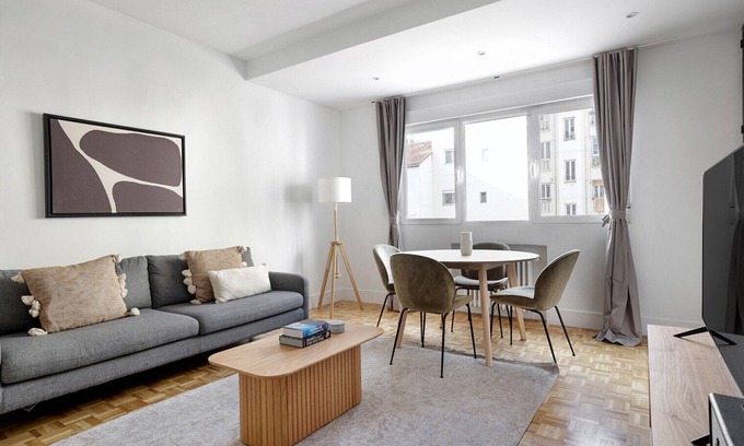 Milla de Oro Apartment | Clean Recoletos 2BR w/Doorman, walk to El Retiro Park, by Blueground