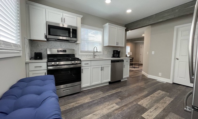 Royal Oak House | Clean, Safe, Modern Home Away from Home